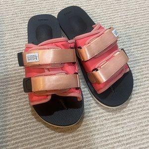 Brand new Salmon Suicoke Moto-Cab slides